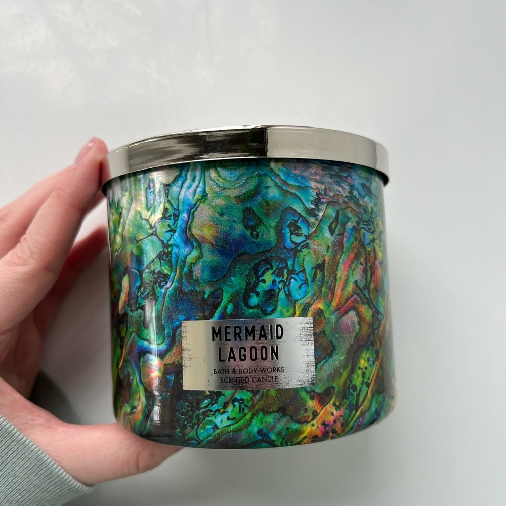 Bath & Body Works 3 wick candle- Mermaid Lagoon scent